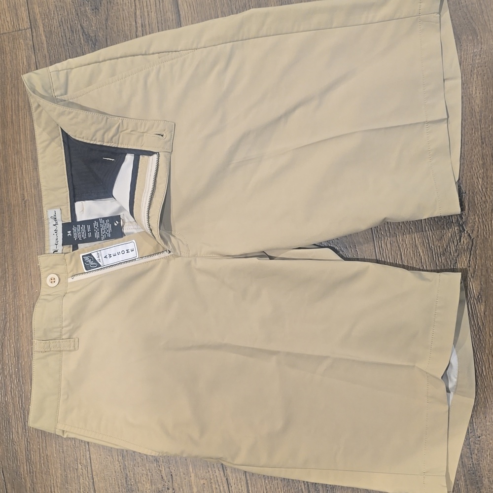 Travis Mathew Men’s Khaki Golf Shorts 34